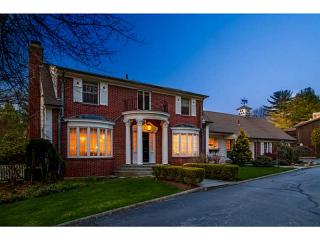 80 Tupelo Hill Dr, Cranston, RI 02920-3724