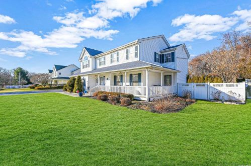 5 Domino Way, South Setauket, NY 11720-2887