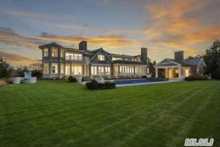 52 Luther Dr, Watermill, NY 11976-3430