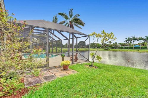 920 203rd Ave, Hollywood FL  33029-3439 exterior