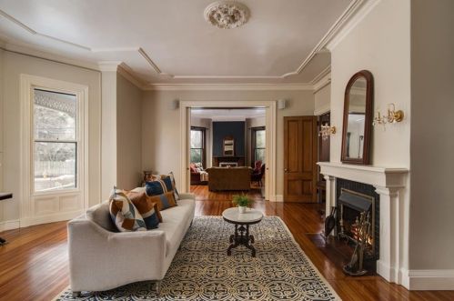 31 Old Beach Rd, Middletown RI  02840-3350 exterior