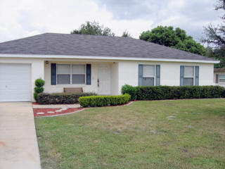 990 Camp St, Tavares, FL 32778-5306