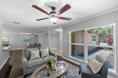 806 Greenhaven Dr, Richardson TX  75080-3025 exterior