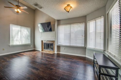 523 Ranch Trl, Irving, TX 75063-4130