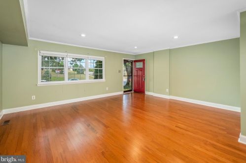 492 Devon Ct, Downingtown PA  19335-4221 exterior