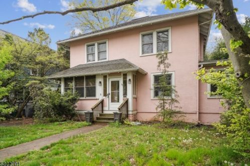 42 Franklin Pl, Greystone Park, NJ 07950-2242