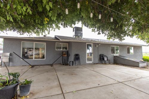 2617 Lincoln Blvd, Livingston CA  95334-9623 exterior