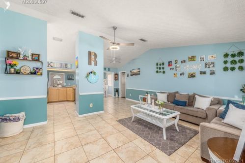 381 Gulfstream Ave, Fort Pierce FL  34983-1218 exterior