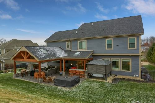 1655 Blackburn Heights Dr, Sewickley PA  15143-8627 exterior