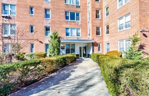 3475 Greystone Ave, Bronx NY  10463-2235 exterior