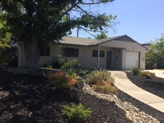 3212 Back Cir, Sacramento, CA 95821-1711