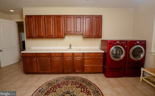 108 Gift Cir, Prospectville PA 19002-2732 exterior