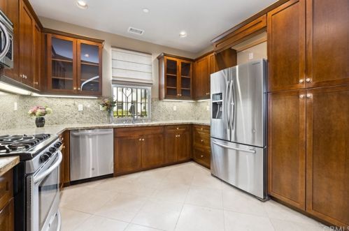 105 Mission, Irvine CA  92620-3420 exterior