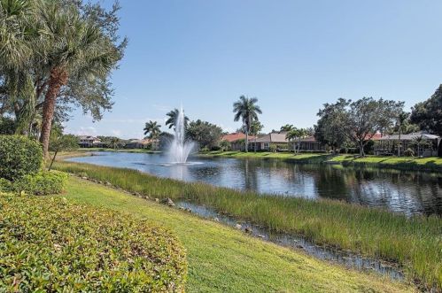 5076 Post Oak Ln, Naples FL  34105-4526 exterior
