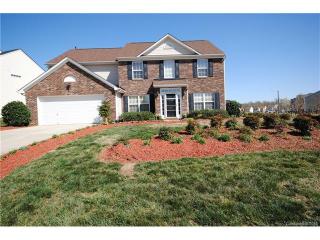 3011 Deep Cove Dr, Concord, NC 28027-2544