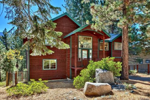 1635 Crystal Air Dr, South Lake Tahoe, CA 96150-4952