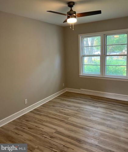 521 Sunset Dr, Dover, DE 19901-3930