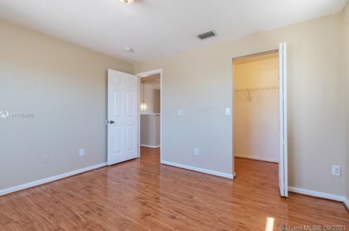 913 168 Ave, Hollywood FL 33028-2021 exterior