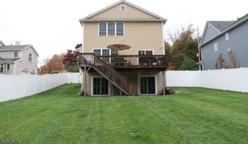 25 Ridge Rd, West Paterson NJ  07424-2416 exterior