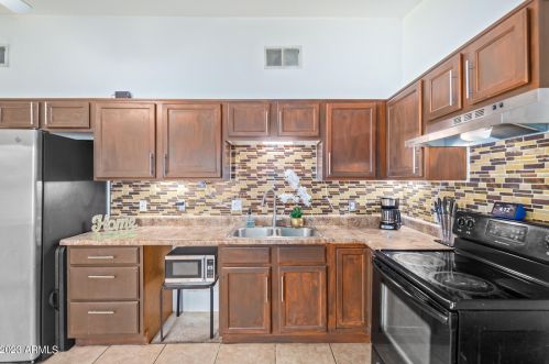 5 31 Ave, Phoenix AZ 85009-2449 exterior