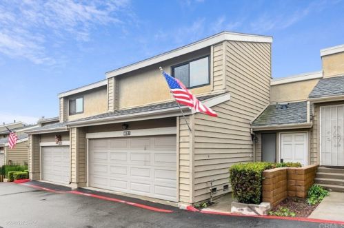 358 Flower Ln, Vista, CA 92083-5575