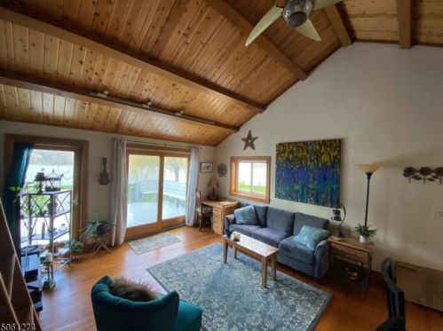 31 Pinecliff Lake Dr, West Milford NJ  07480-1324 exterior