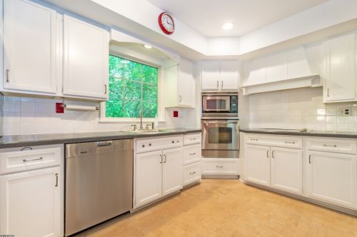 59 Raynor Rd, Morristown NJ  07960-2516 exterior