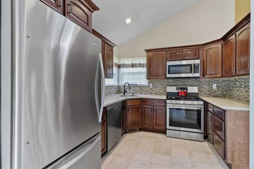 7 Woodfield Dr, Washingtonville NY  10992-1149 exterior