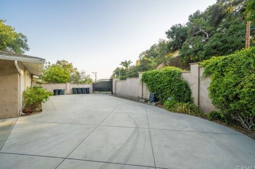 607 Oak Grove Dr, Glendora CA  91741-2258 exterior