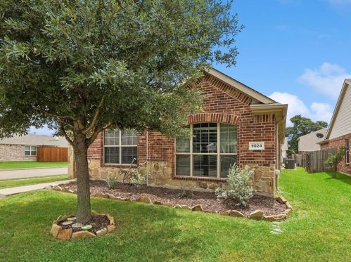 9024 Stewart St, Aubrey, TX 76227-8214