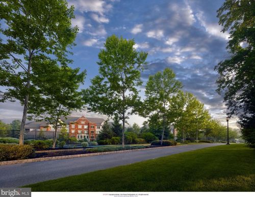 5108 Parkview Dr, Haverford, PA 19041-2016