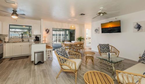 1262 Bluebird Ave, Marco Island FL  34145-2812 exterior