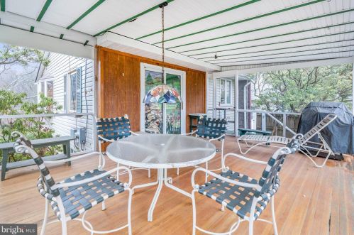 10 Cliffe Dr, Wilmington DE  19809-1602 exterior