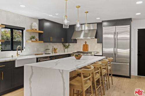 5254 Buffalo Ave, Van Nuys CA  91401-5929 exterior