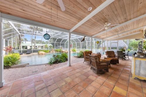 561 20th Ave, Naples FL  34120-3372 exterior