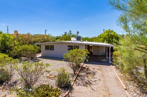938 Hampton St, Tucson, AZ 85719-2943