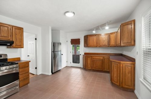 36 Lambert Ave, Chelsea MA  02150-1304 exterior