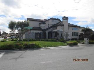 15 Cheri Ct, Hollister, CA 95023-6630
