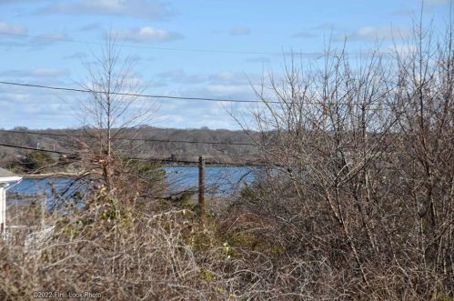 145 Shore Rd, South Kingstown, RI 02882-5307