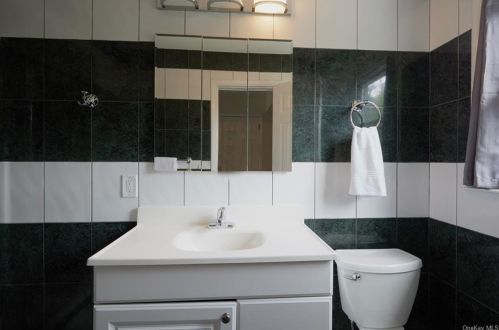 3339 Nutly Cir, Yorktown Hgts NY  10598-1206 exterior