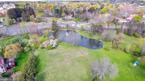 6411 Devonshire Hts Rd, Harrisburg PA 17111-4818 exterior