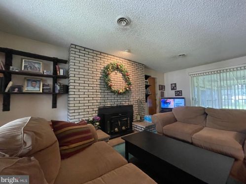 714 Pomona Rd, Riverton NJ 08077-4233 exterior