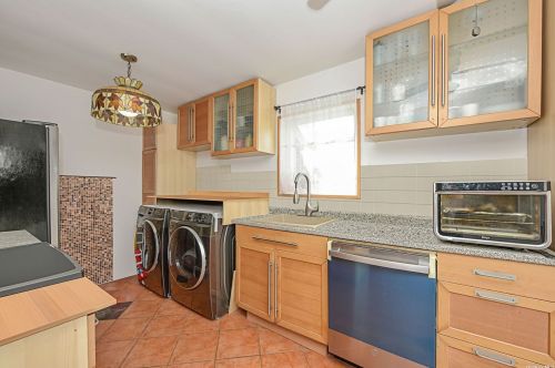 58 Maple St, Central Islip NY  11722-3105 exterior