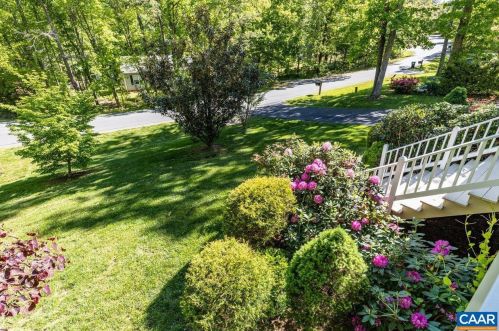 12 Seminole Trl, Bybee VA  22963-3157 exterior