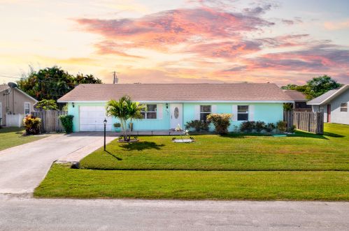 1974 Aquarius Ln, Fort Pierce, FL 34984-4402