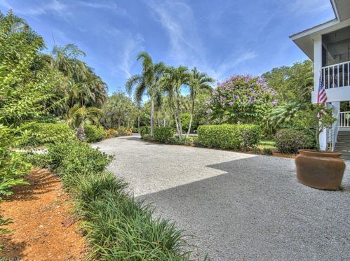 1826 Farm Trl, Sanibel, FL 33957-4118