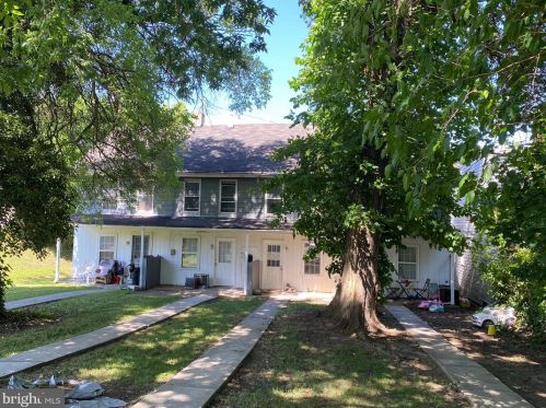 1332 4th St, West Enola, PA 17025-3192