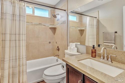 667 Poppy Cir, Vacaville CA  95687-7252 exterior