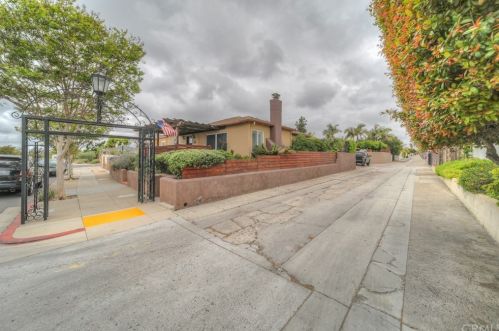 4912 Monroe Ave, San Diego, CA 92115-3323