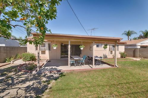 10422 Ponder St, Cypress CA  90630-4462 exterior